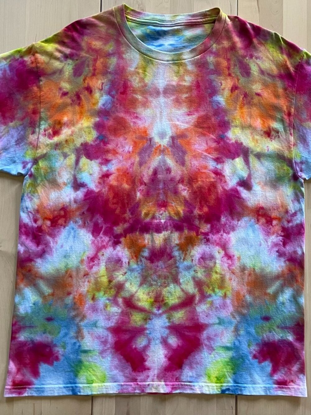 Gildan Unisex Galactic Heat Tie Dye T-Shirt size Large Ice Dye Pink Orange Warm